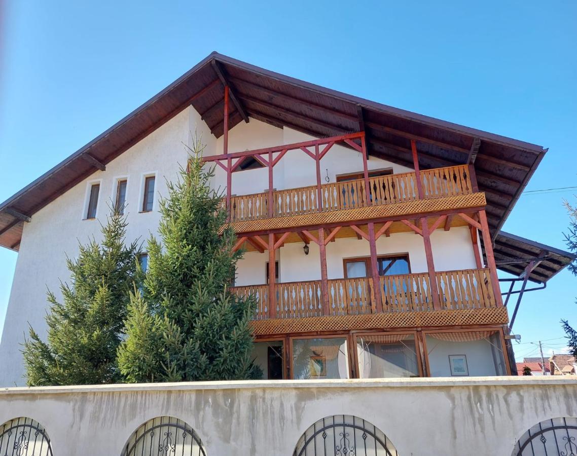 Pensiunea Vera Rîşnov 外观 照片